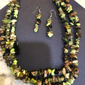 Necklace & matching dangling earrings